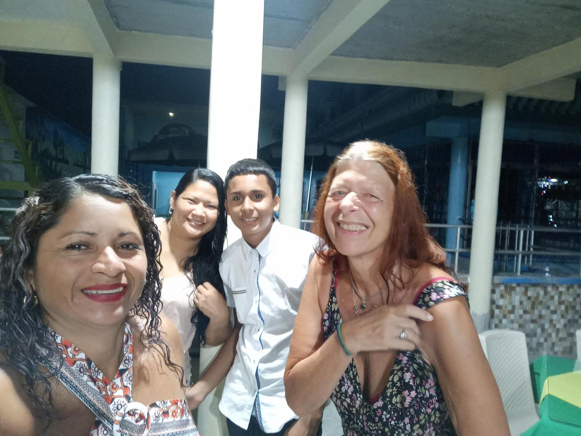 Hotel Alto Amazonas Leticia Exterior photo